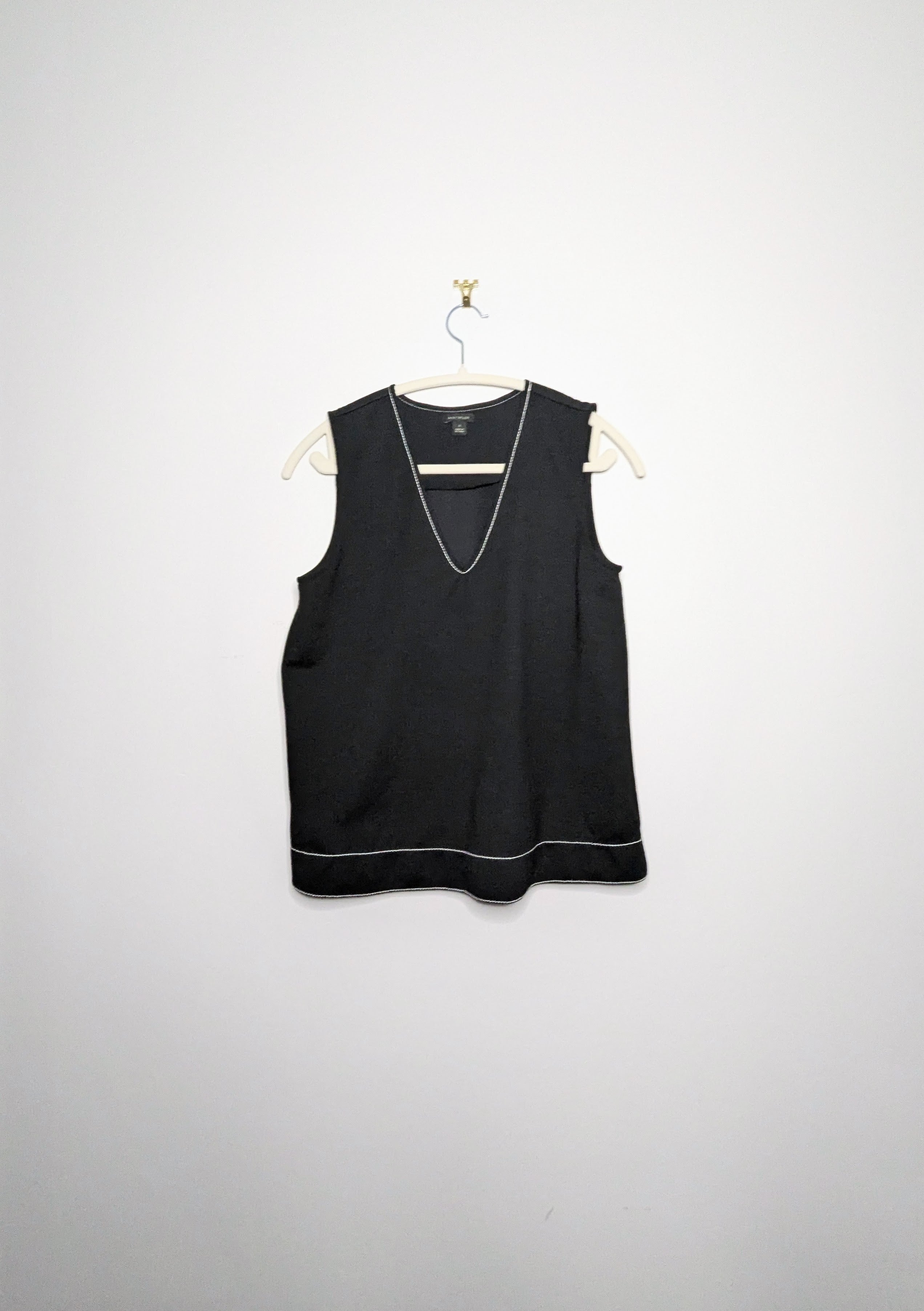 Black and White Outline Tank - Small